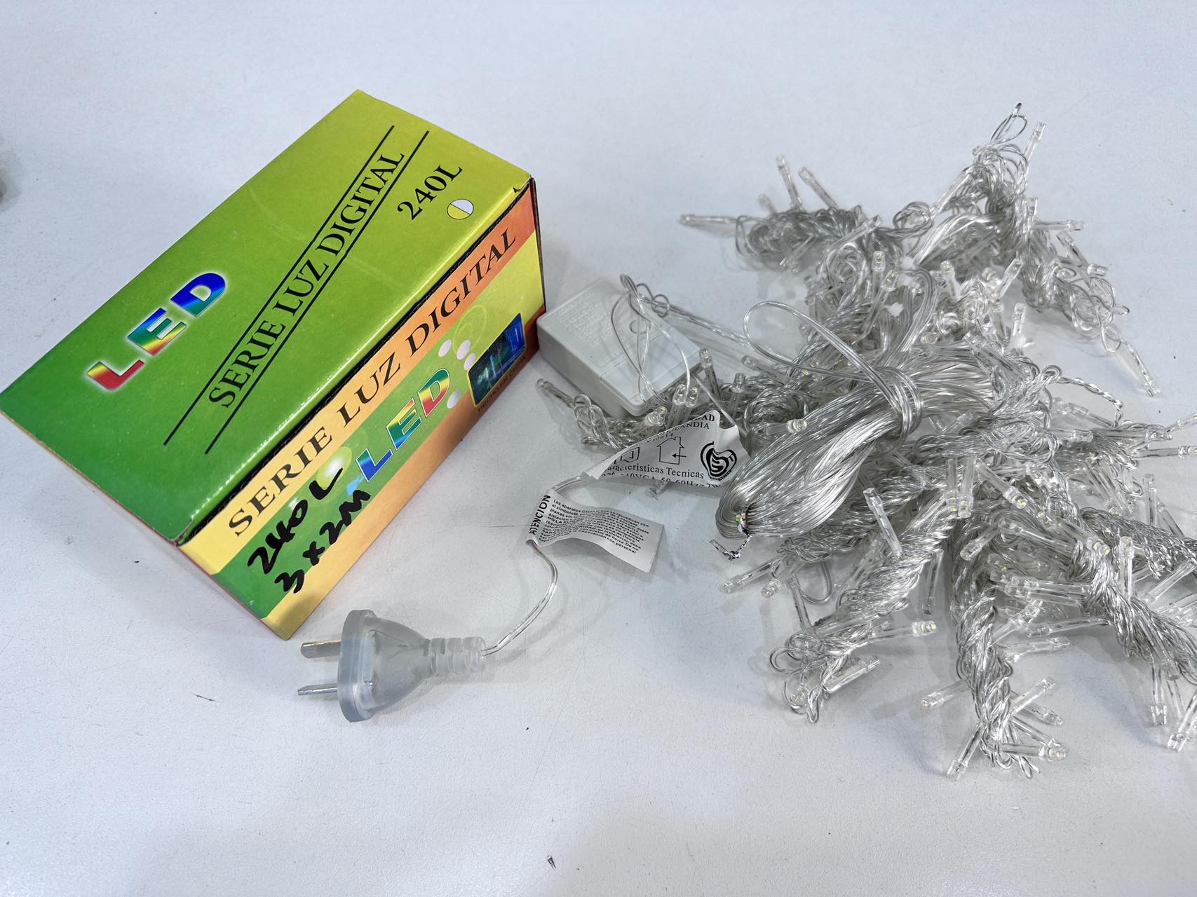 luz-cortina-de-240-leds-3m-2m-cotillon-yang